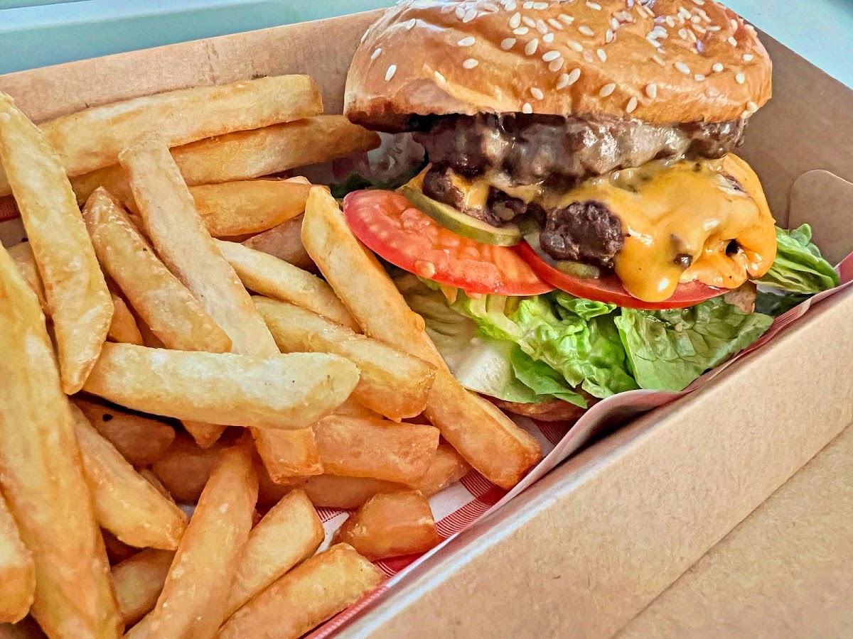 Chef's Cafe Kings Langley - 4