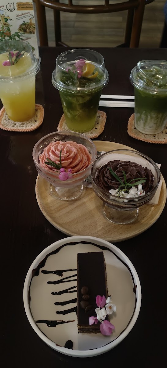 KOON Cafe Phuket - 10