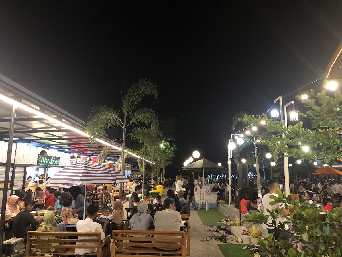 Green Park Cafe & Foodcourt - 4