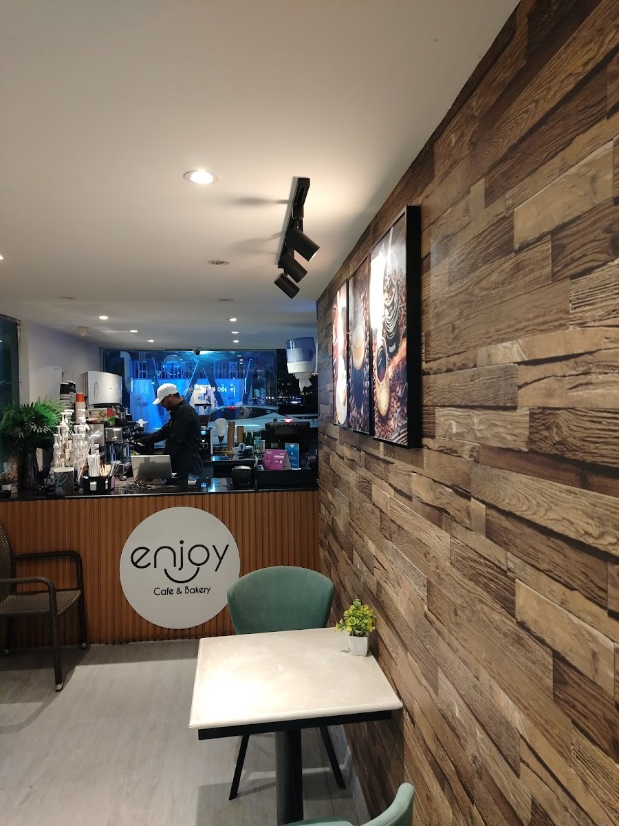 Enjoy Cafe and Bakery - 7