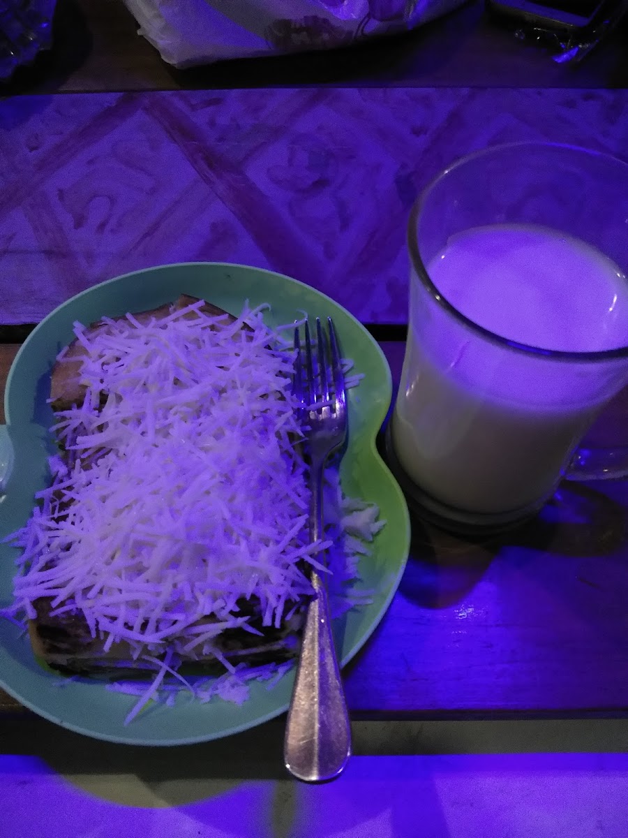 Saung Miring cafe lesehan - 10