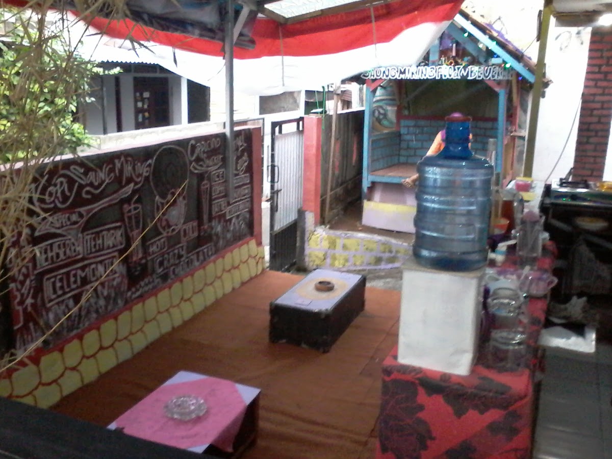 Saung Miring cafe lesehan - 3