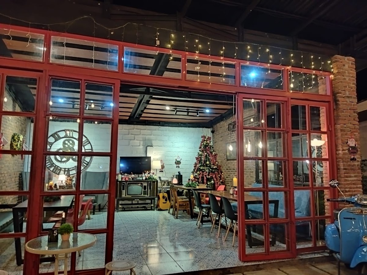 5 Eleven coffee & resto - 4