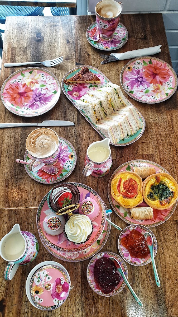 Orange Basket Cafe - 5