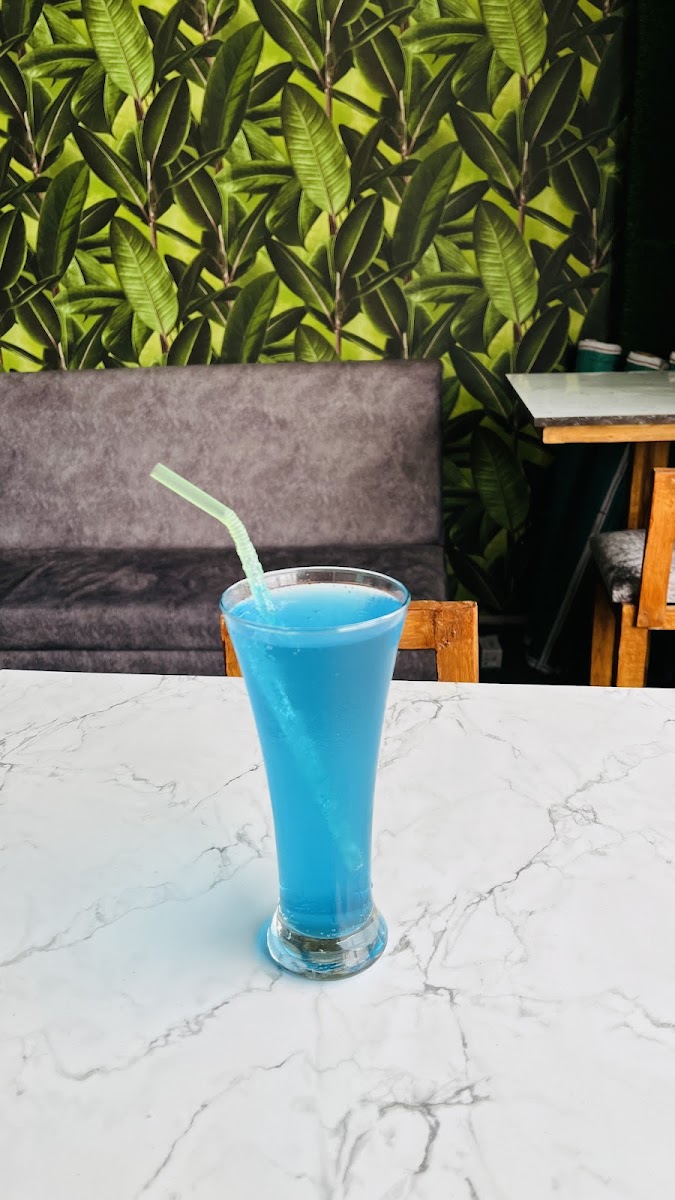 Starbelly cafe & restaurant - 8