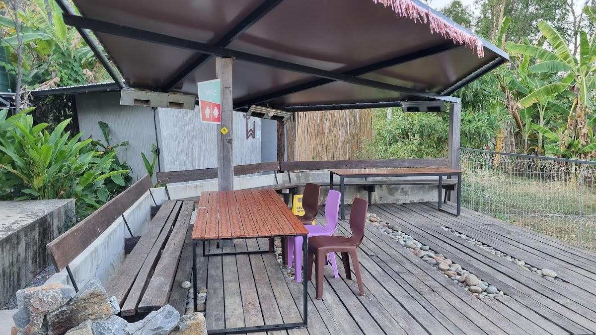 The Rock Cafe So Goood