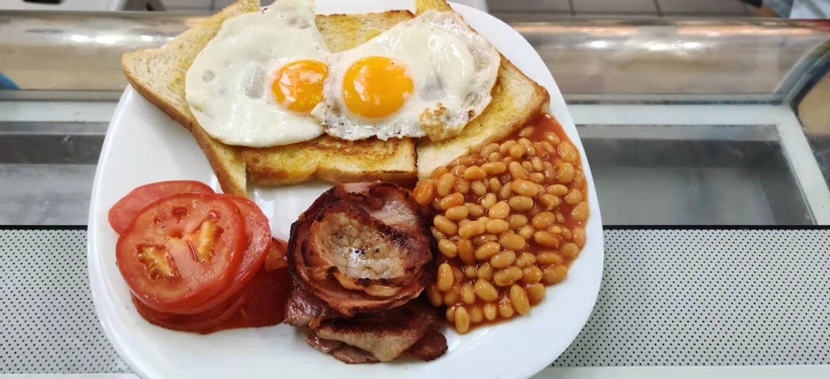 Queenys Snack Bar - 5