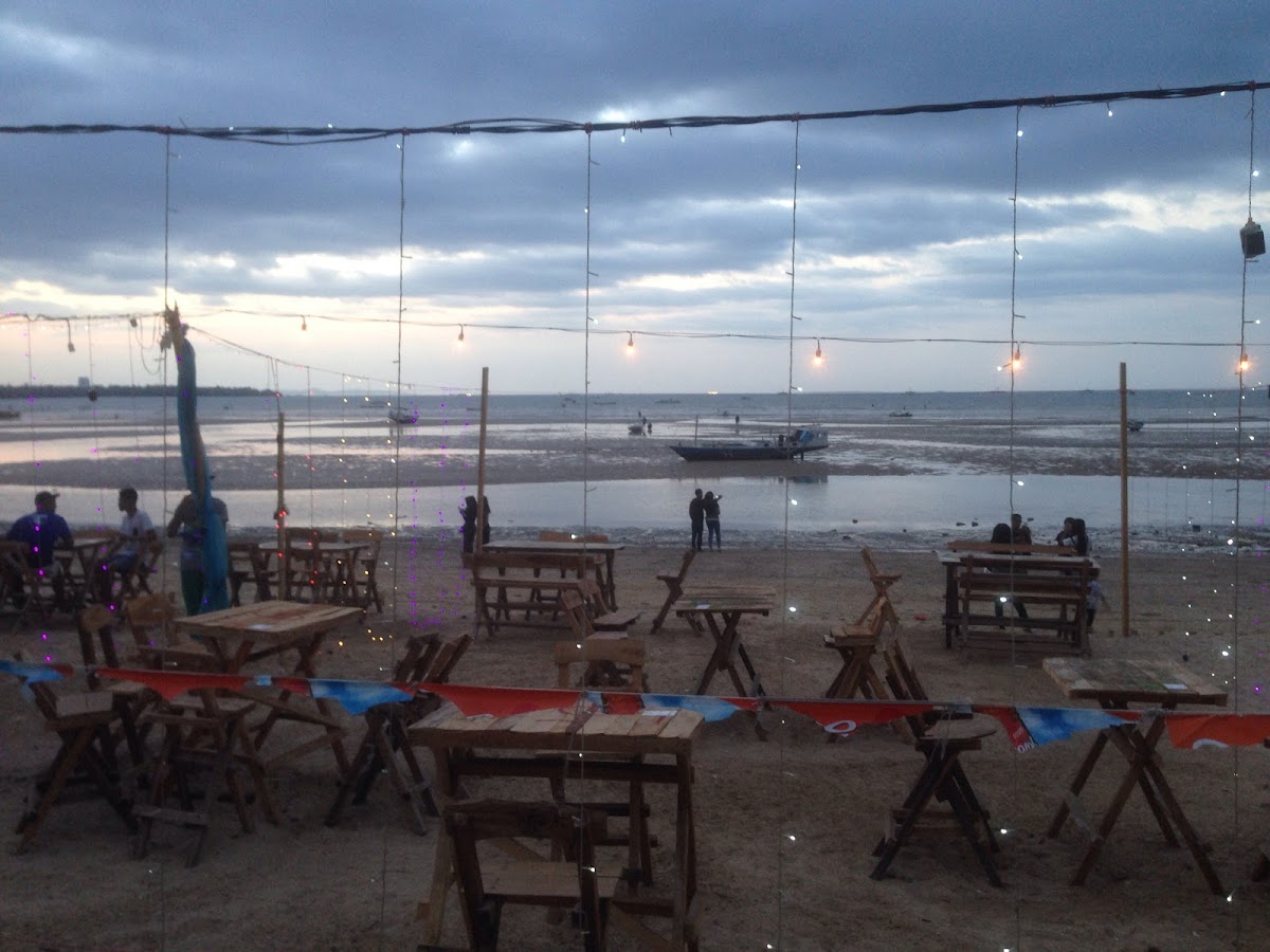 Cafe J20 Oesapa Kupang