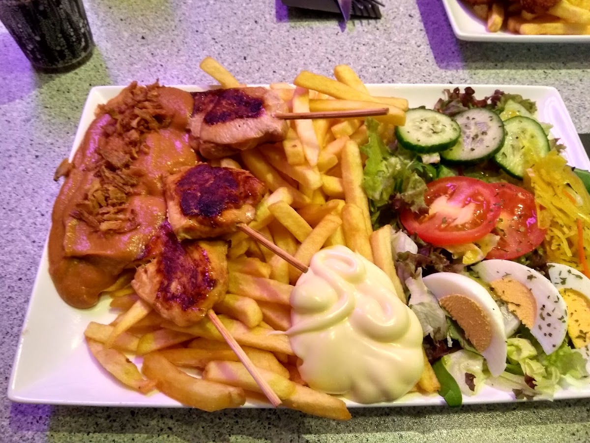 Cafeteria Queen Plaza - 5