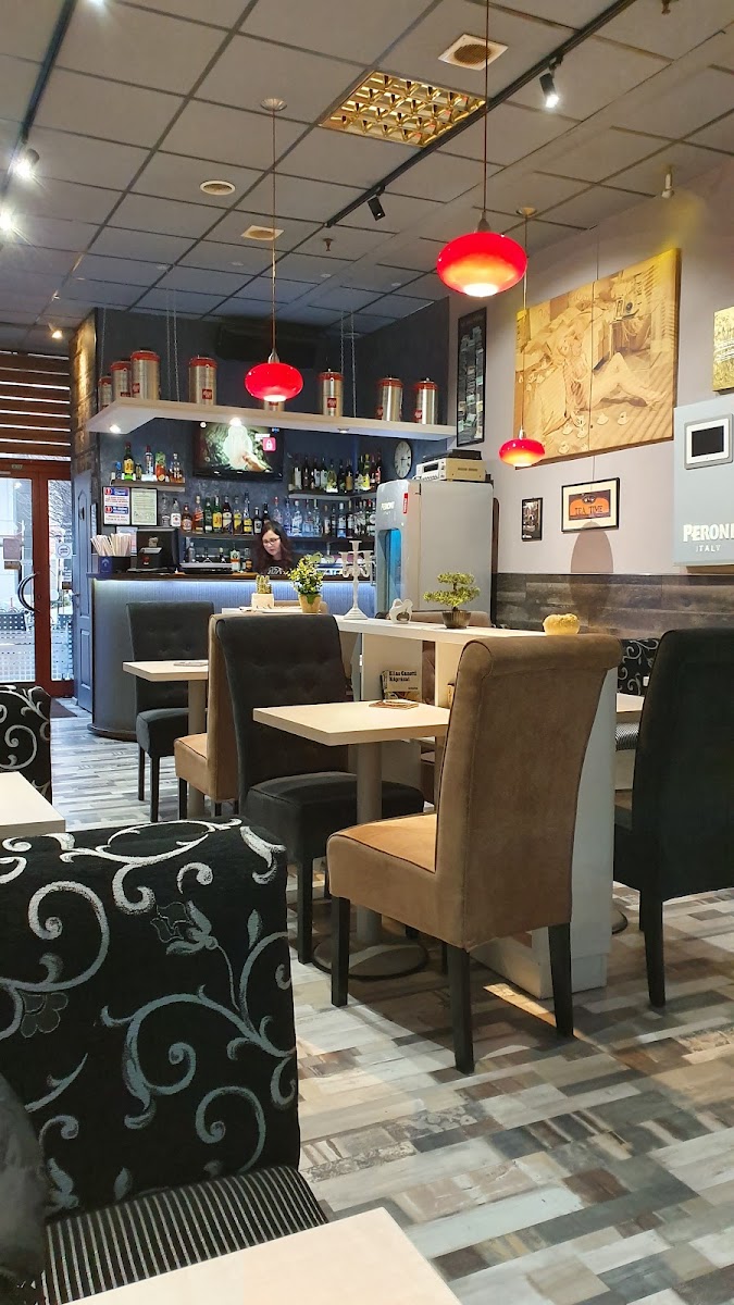 Dolce Cafe (MACAAN CAFE)