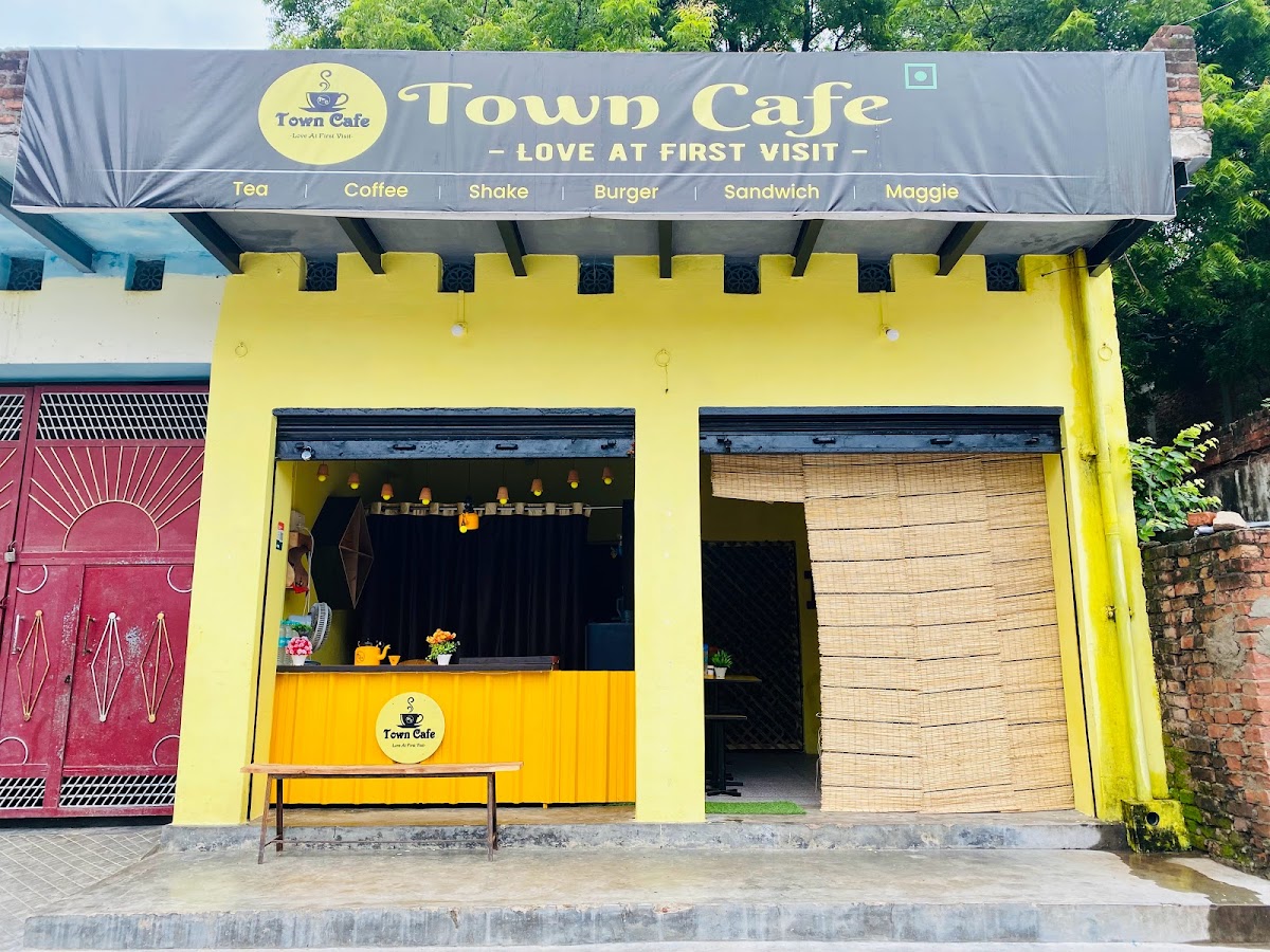 Town Cafe -Love at first visit-