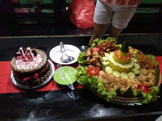 Maxi Brilliant Cafe - 6