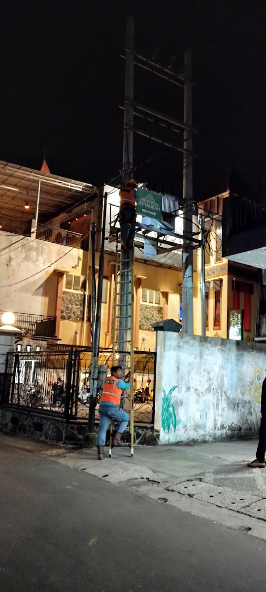 Maxi Brilliant Cafe - 7