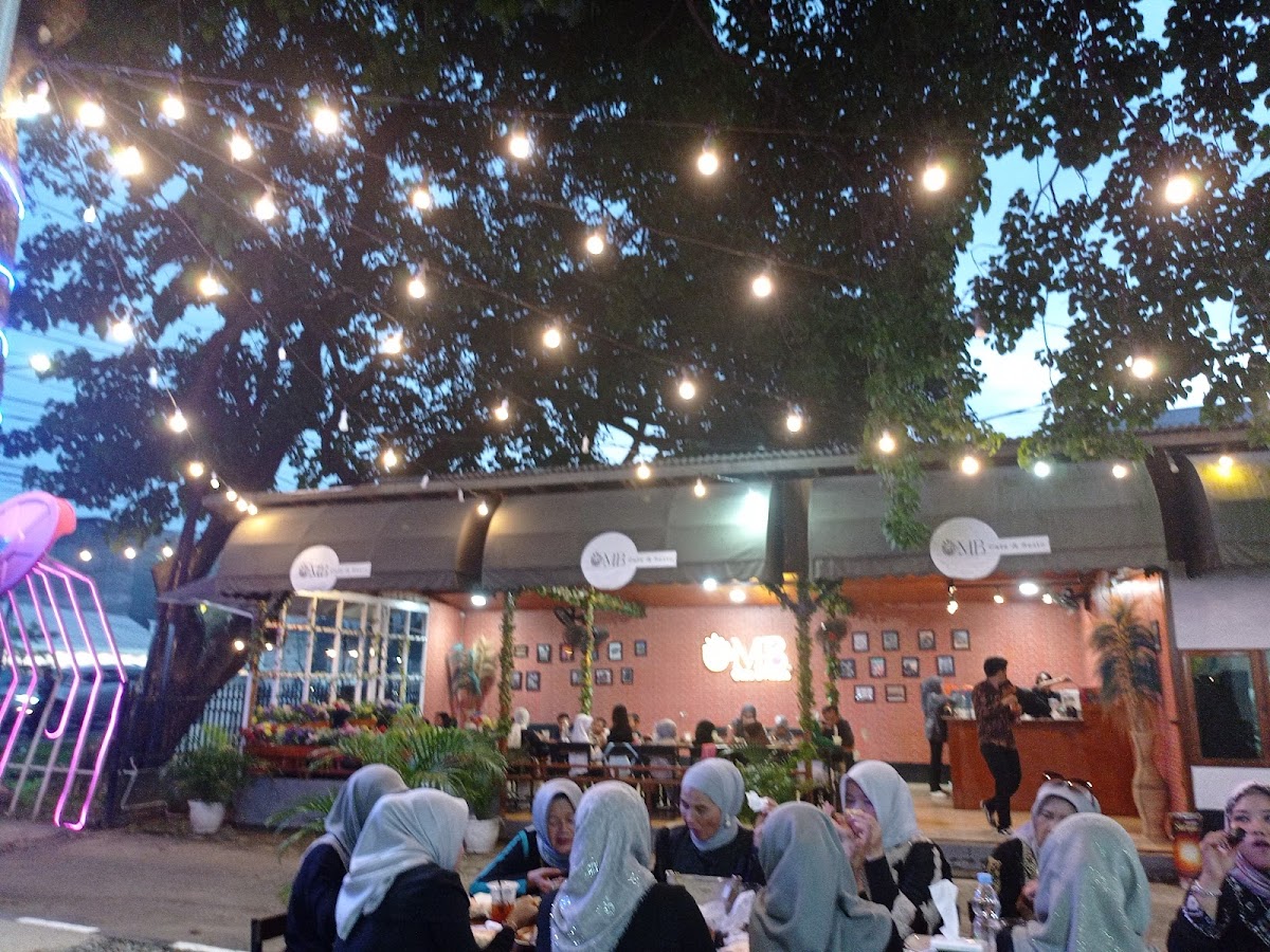 MB Cafe & Resto - 3