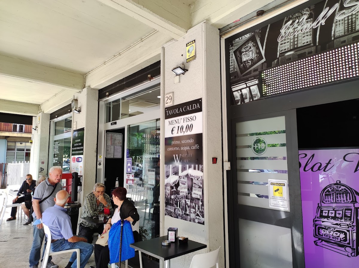 Lounge Bar Wall Street Cafè