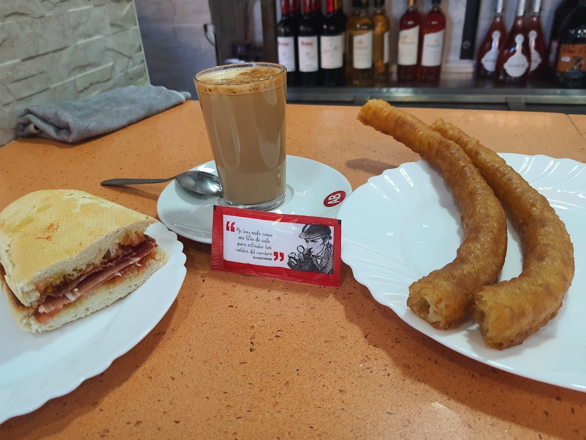 Cafeteria La Reunion Desayunos Y Meriendas - 5