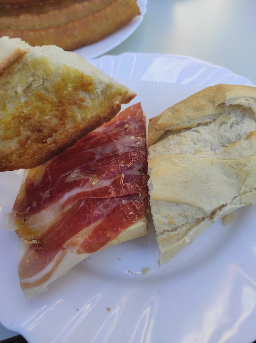 Cafeteria La Reunion Desayunos Y Meriendas - 9