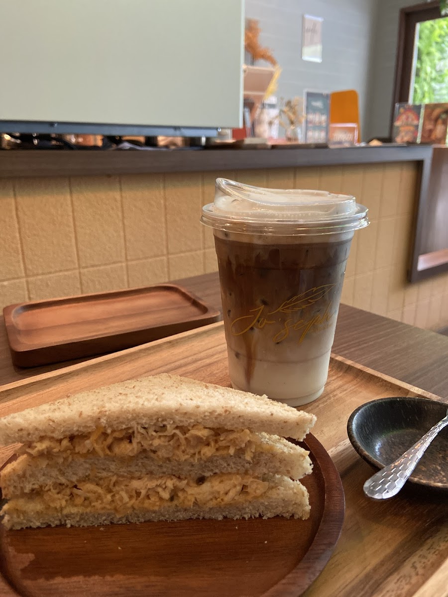 Joseph Café & Bar - 9