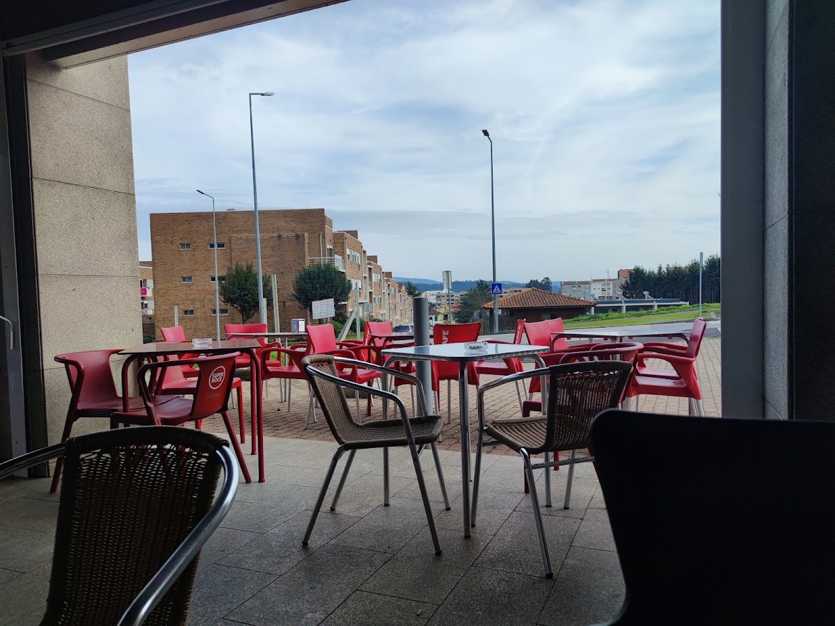 Laços Dourados - Pão Quente e Cafetaria Lda - 2