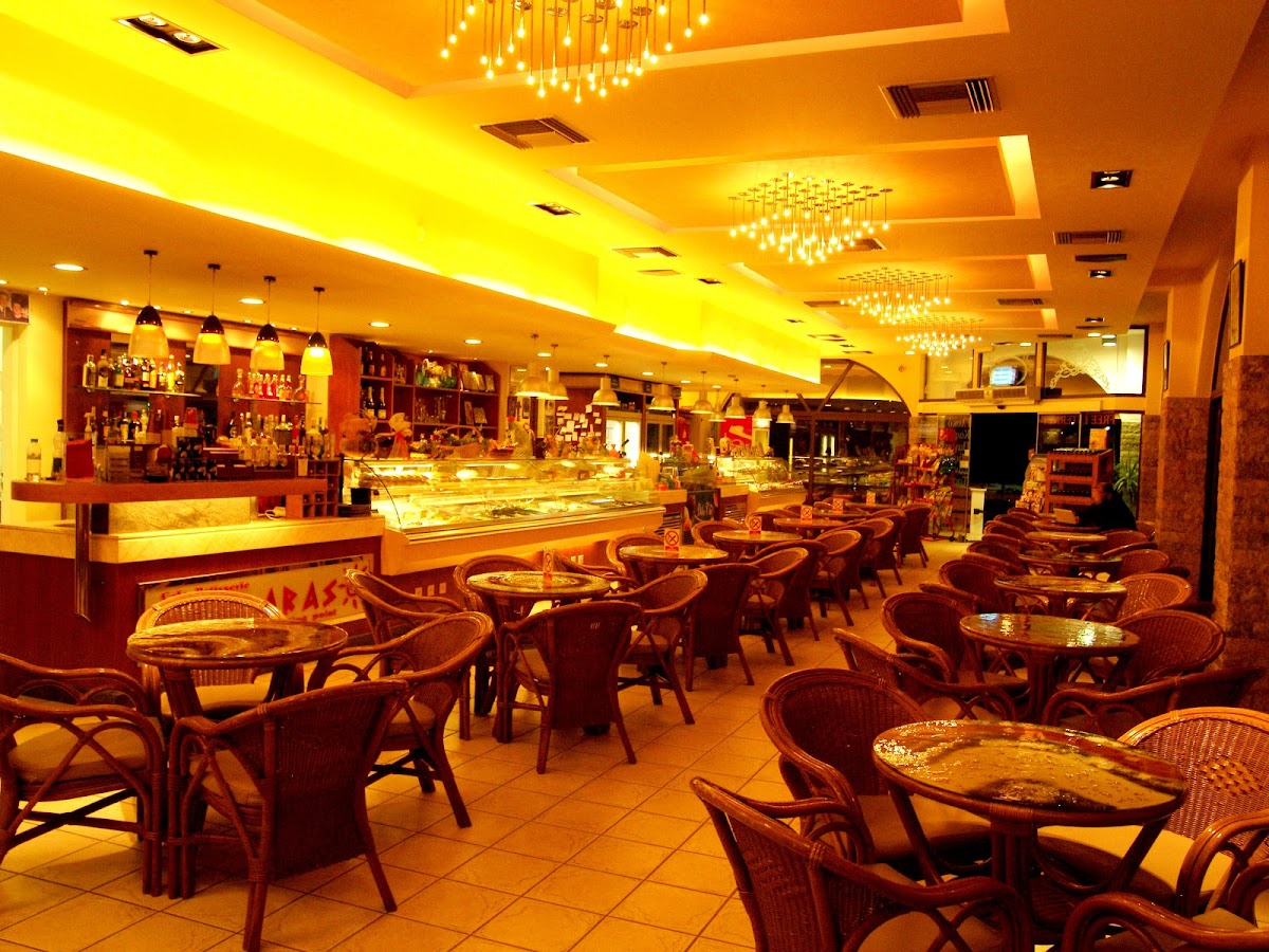 Tsaparas Cafe - Patisserie
