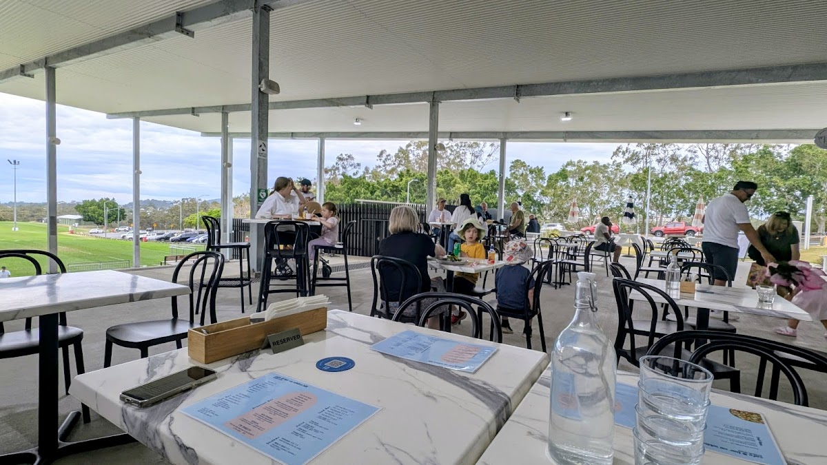 Cafe & Bar on Whites Hill - 3