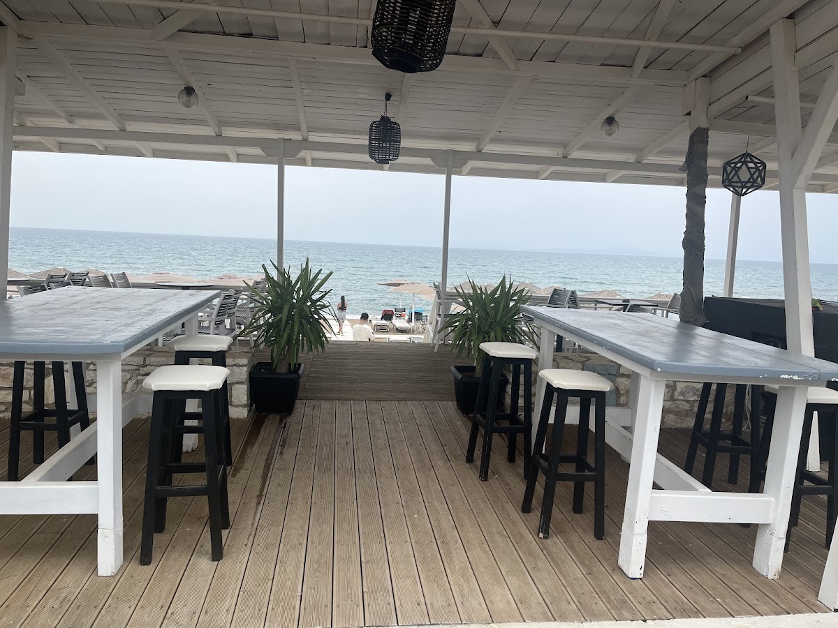 ΘΕΑ Κουρούτα (breakfast, brunch, food & cocktails)