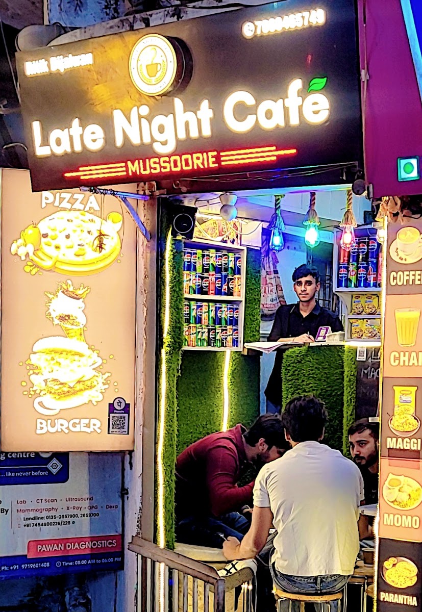 Late night cafe Mussoorie , Late night food in Mussoorie