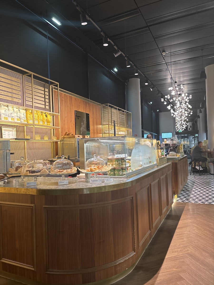 Bieder & Maier Flughafen Wien - 4