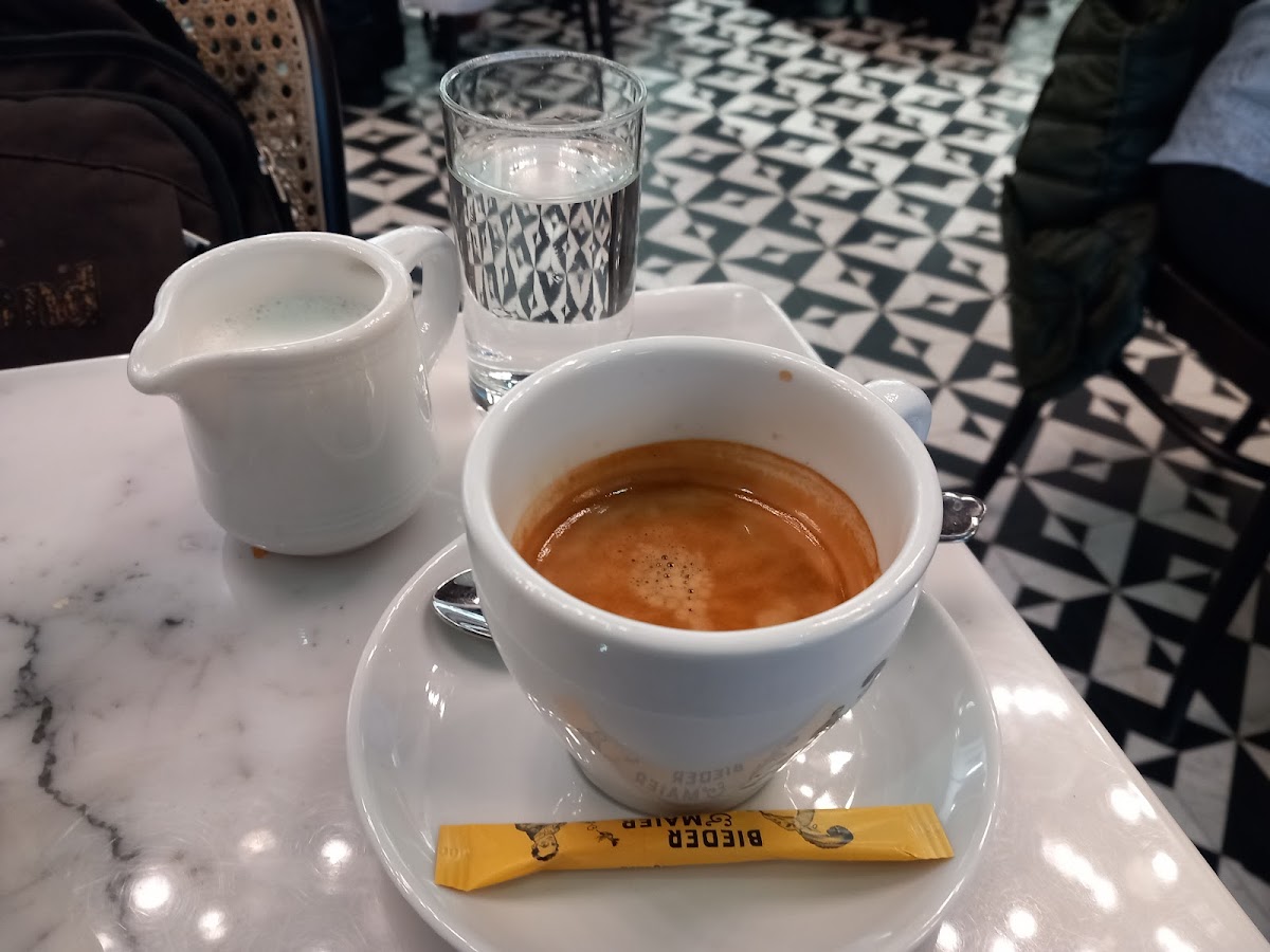 Bieder & Maier Flughafen Wien - 6