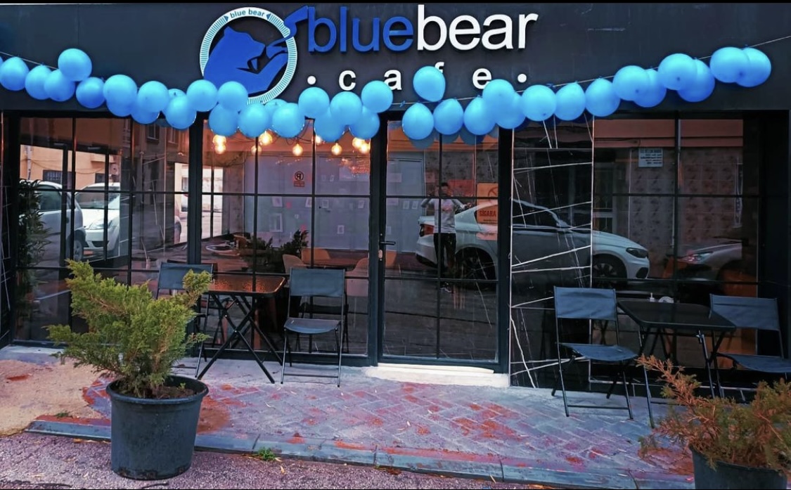 BLUE BEAR CAFE & GAME