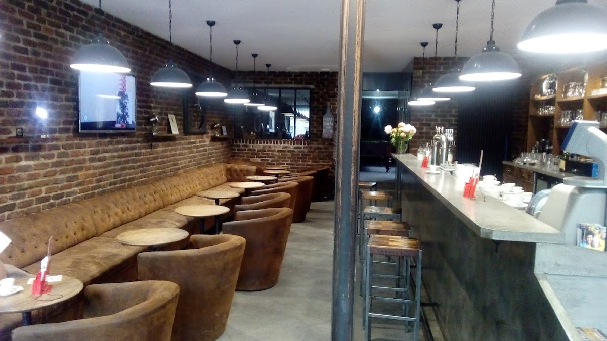 Café de la Place Le Marigny