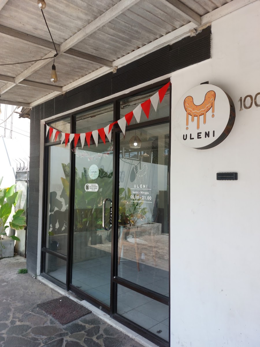 ULENI Donuts & Cafe