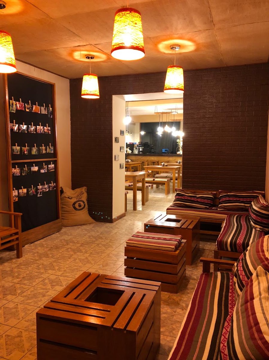 BLACK MOUTH ACADEMY COFFEE SHOP