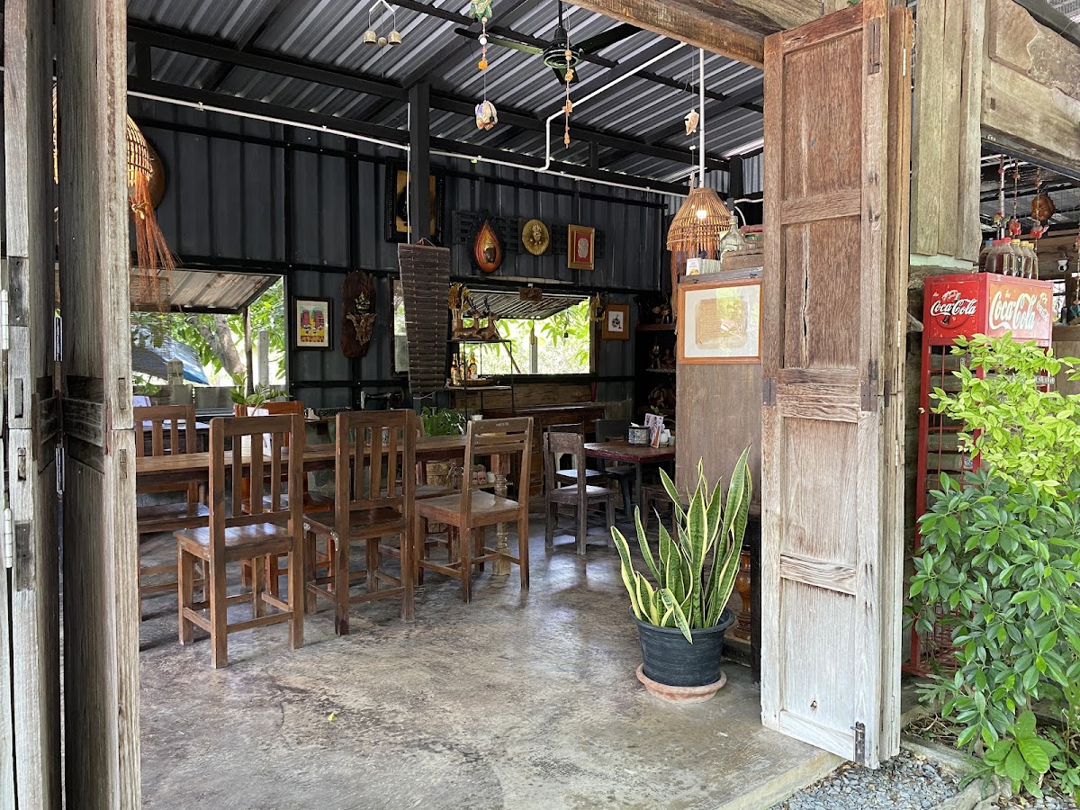 Baan Kiang Muang (cafe&restaurant) ร้านกาแฟบ้านเคียงเมือง จิบ ชา กาแฟ