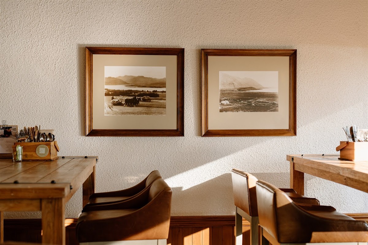 Edgewater Restaurant - Lake Wanaka, New Zealand