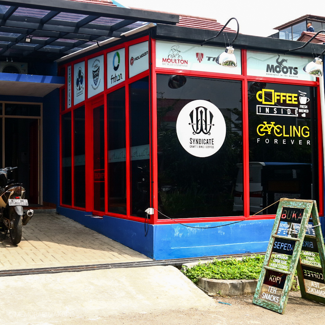 PULUNG Art Café