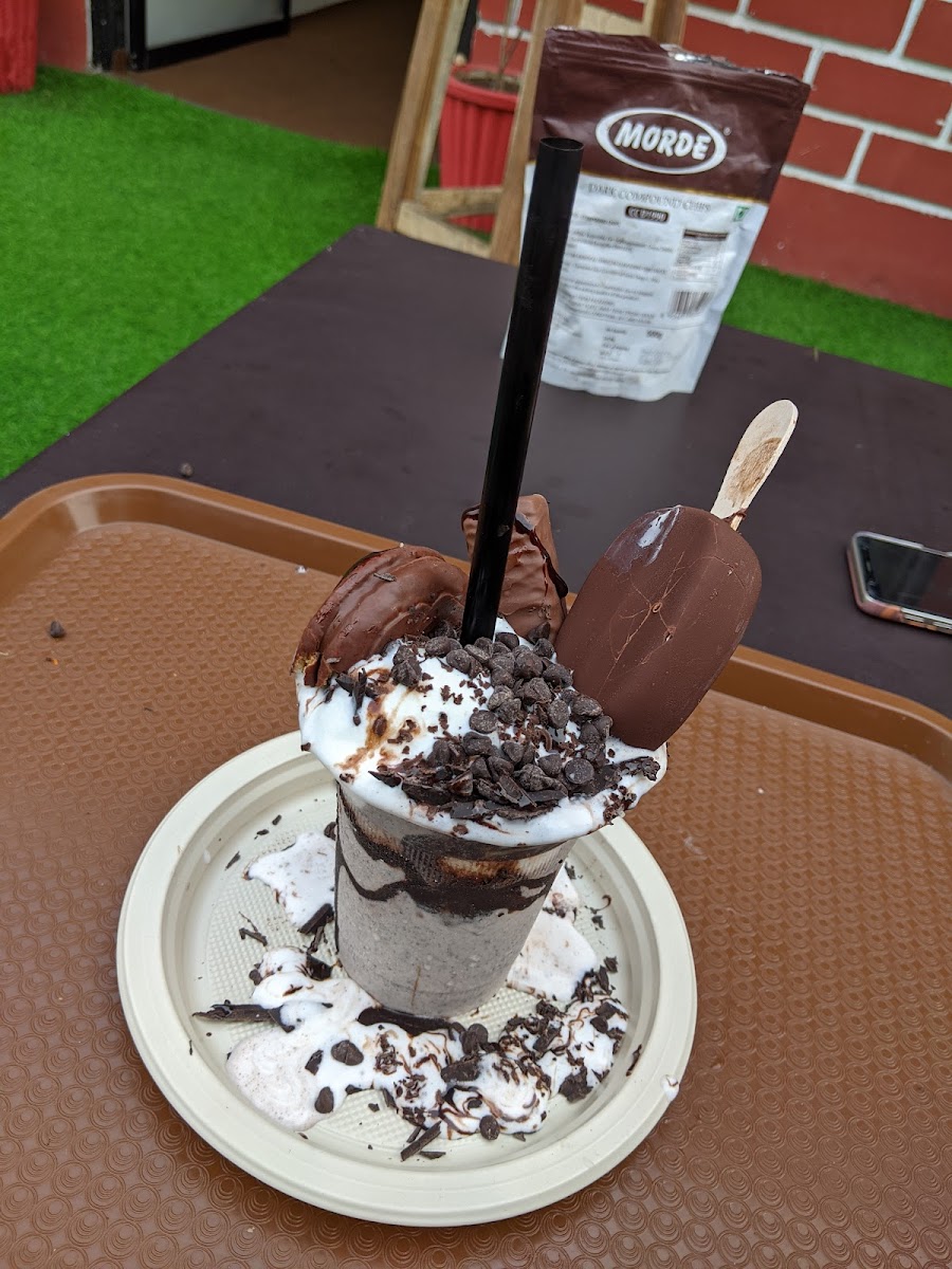 THE STREET CAFE CLUB