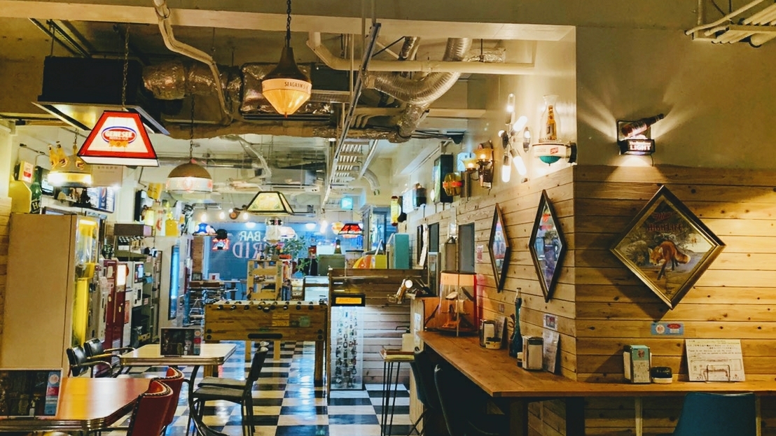 museum cafe-bar HYBRID (レトロ カフェ&バー)