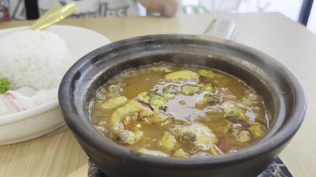 Fauzi By The Hill - 2