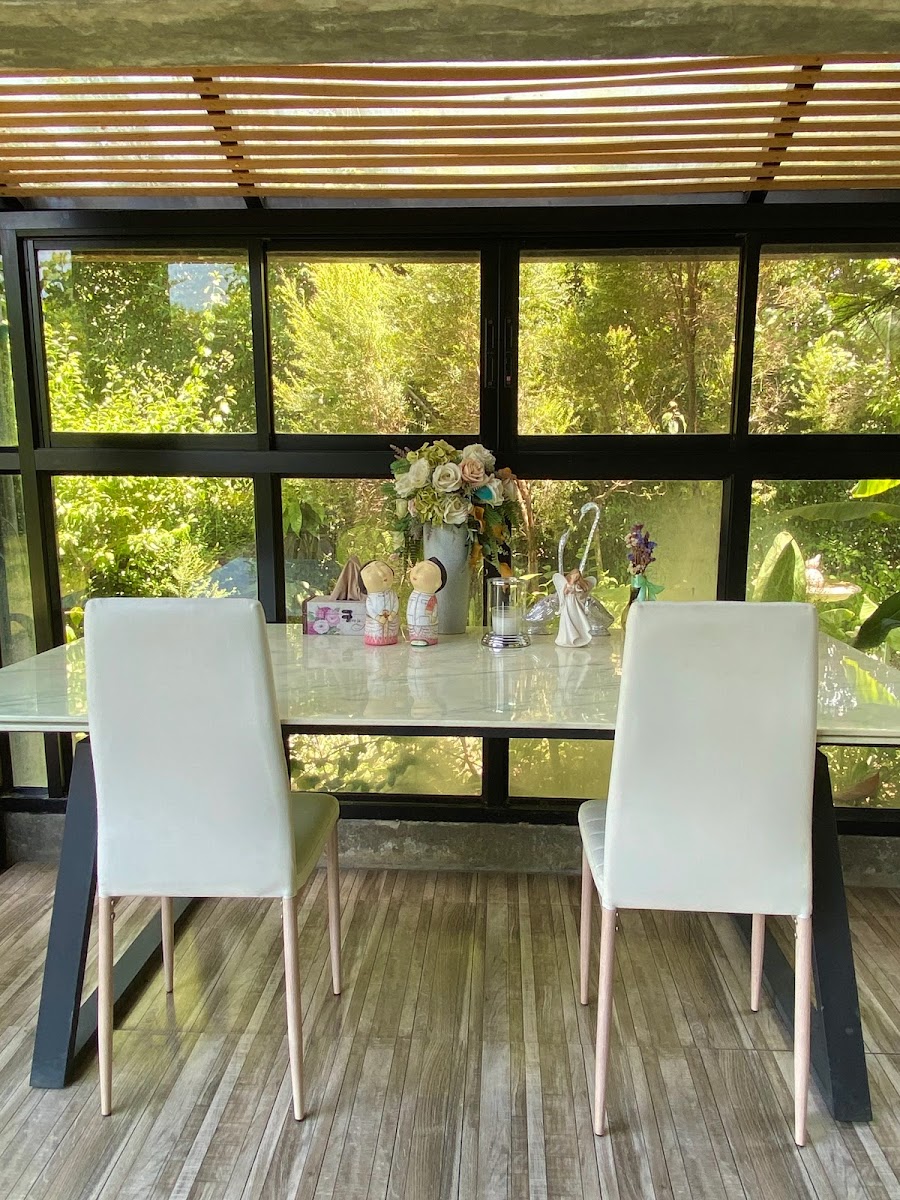 Around The World Cafe : Chapter One