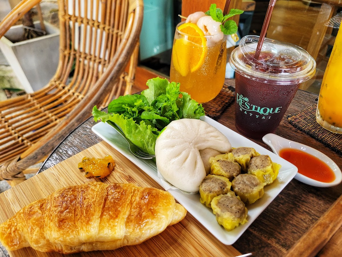 Cafe Restique - 4