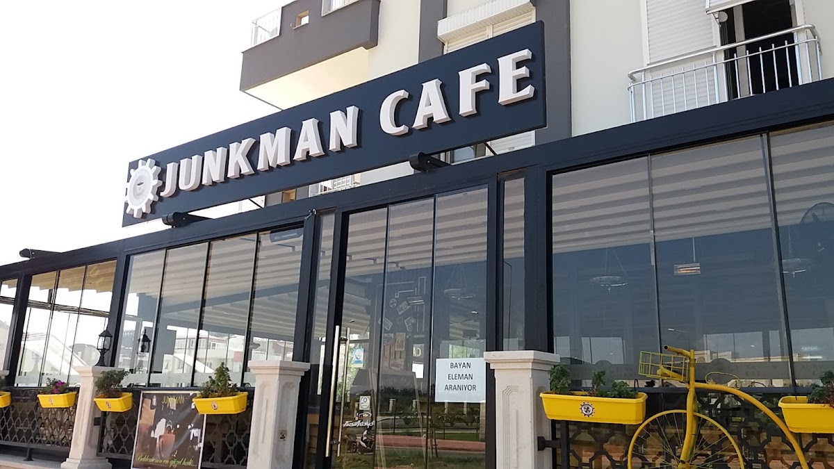Junkman cafe