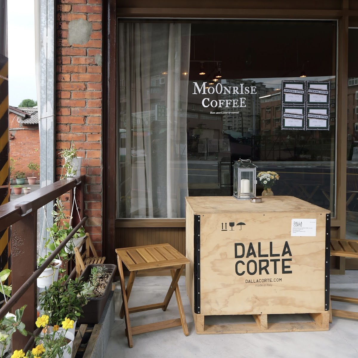 興月咖啡 Moonrise Coffee ｜無預約制.無客滿不限時.無提供汽車停車位