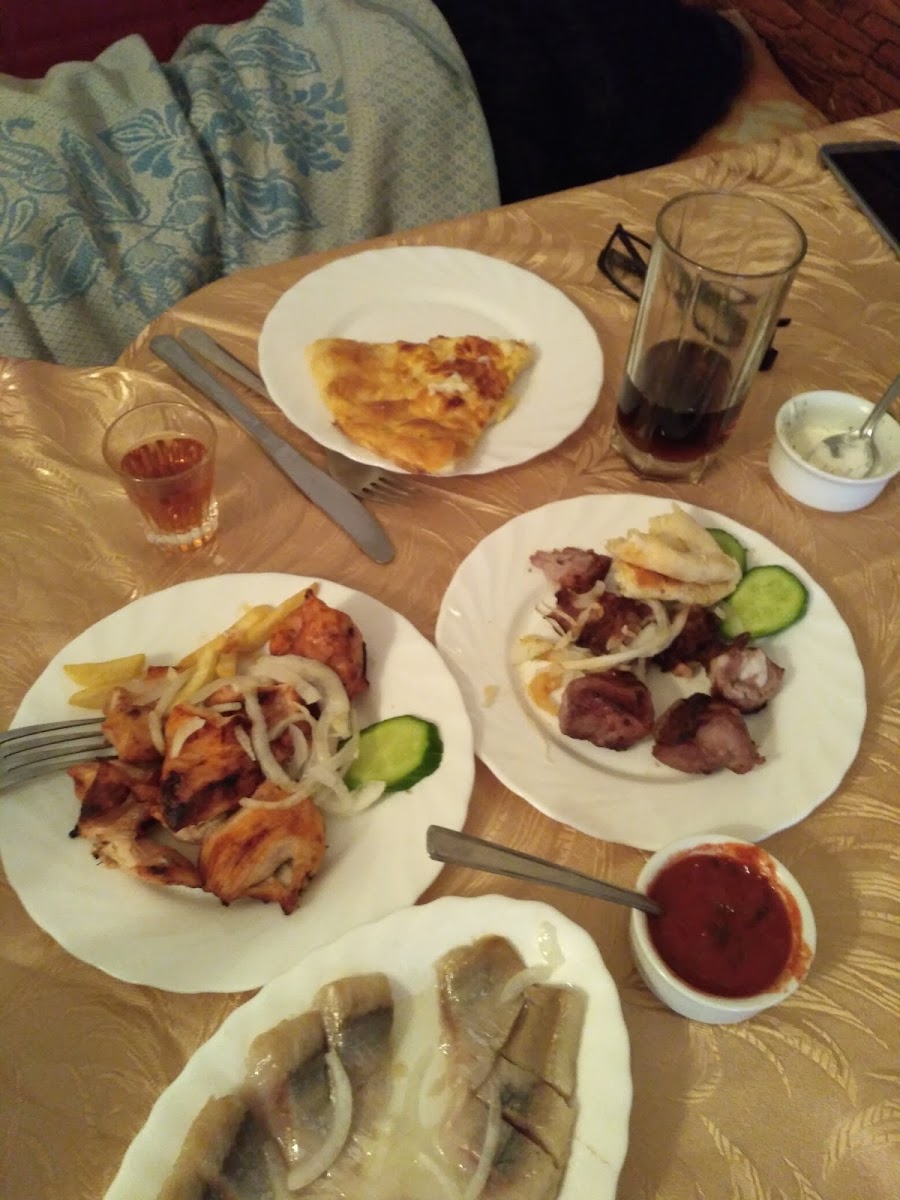 Shashlychnyy Domik, Kafe