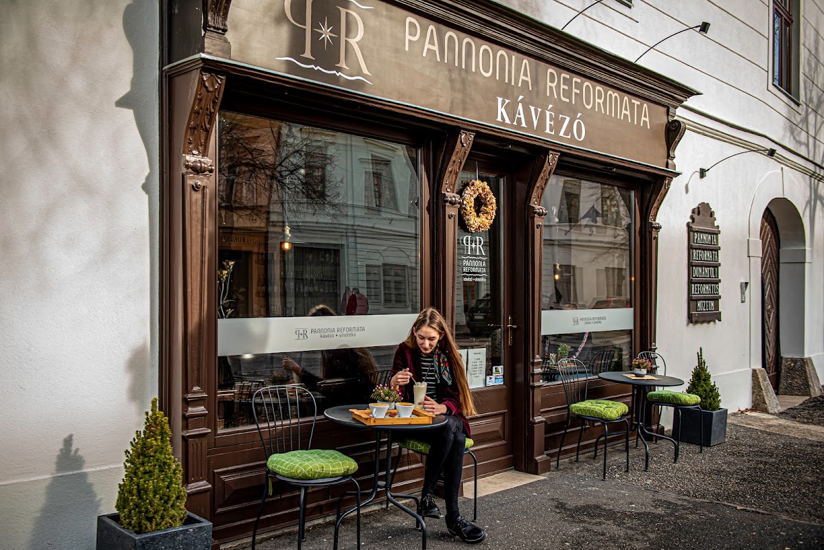 Pannonia Reformata Kávézó és Vinotéka