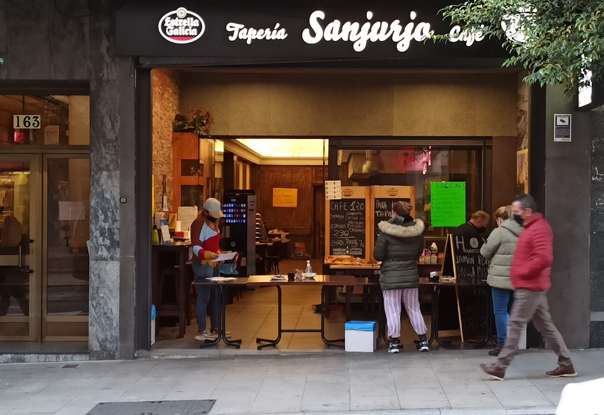 Taperia Sanjurjo Café