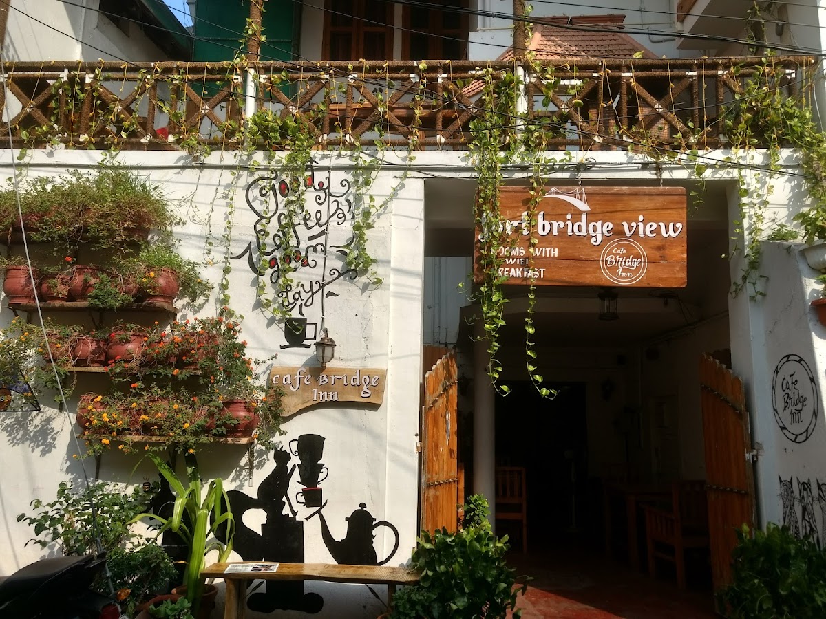 Cafe Bridge Inn