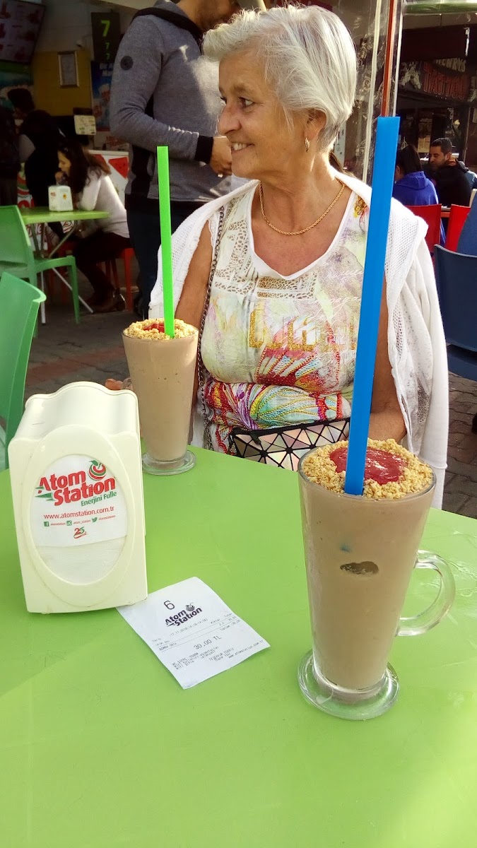 Vitamin Tropicana Cafe - 8