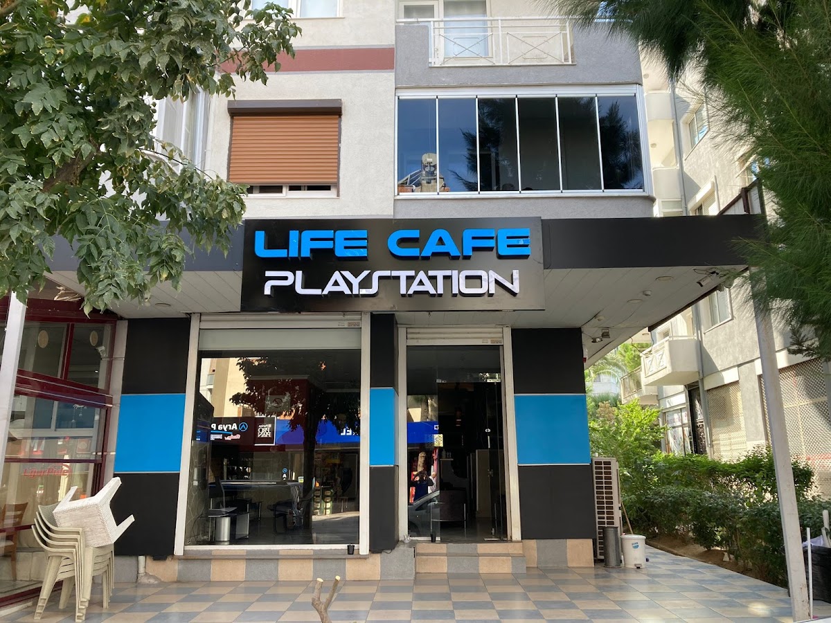 Life Cafe Playstation