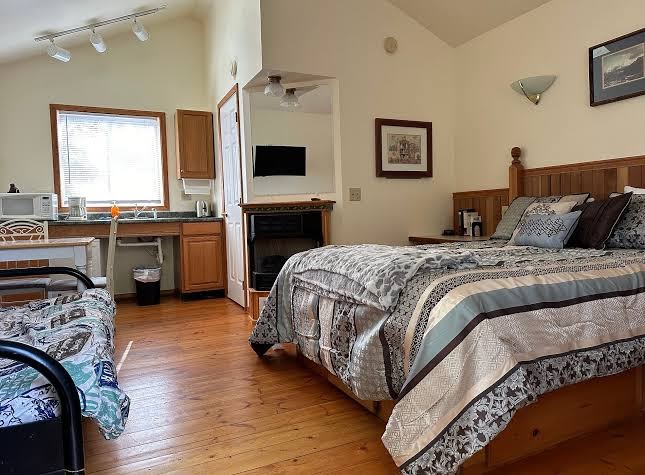 The Eatery at Glacier Peak Resort - 3